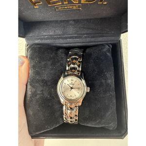 Fendi Orologi Women's Swiss Made Watch #210L Silver